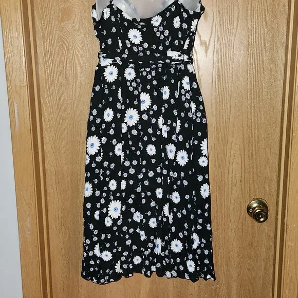 NWT Forever21 Black with Floral print wrap dress - Picture 2 of 7